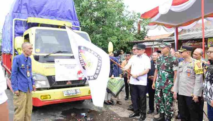 Pj Bupati M. Firsada Melepas Pendistribusian Logistik Pemilihan Umum Tahun 2024