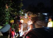 Tim SAR Gabungan Evakuasi Korban Banjir di Bandar Lampung dan Lampung Selatan