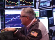 Kenaikan dan Ketidakpastian di Wall Street
