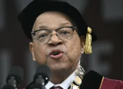 Kekhawatiran Pembekuan Dana Federal Mengancam Perguruan Tinggi