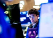 Inflasi dan Tarif Picu Panic Selling, Dow Jones Anjlok 400 Poin